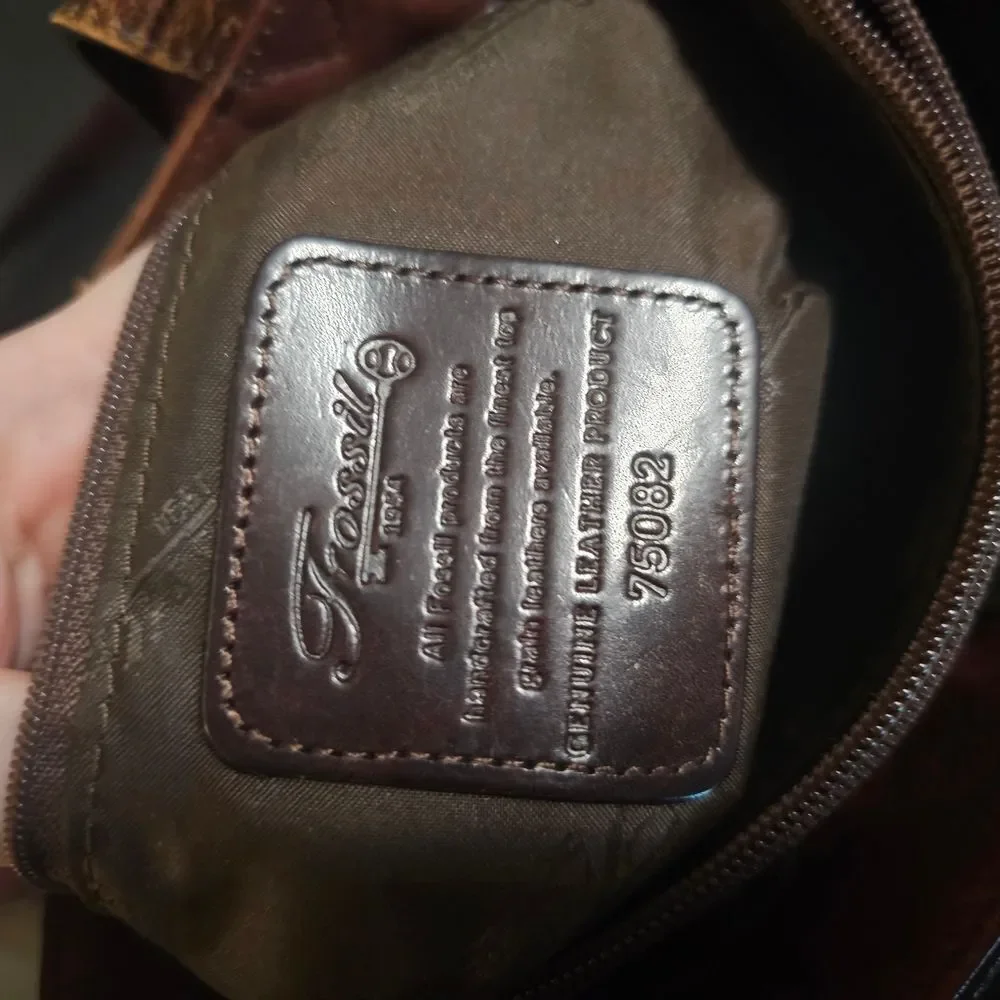 Fossil Brown Leather Crossbody Bag with Vintage Appeal